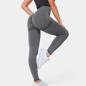 Grey pucker butt workout leggings